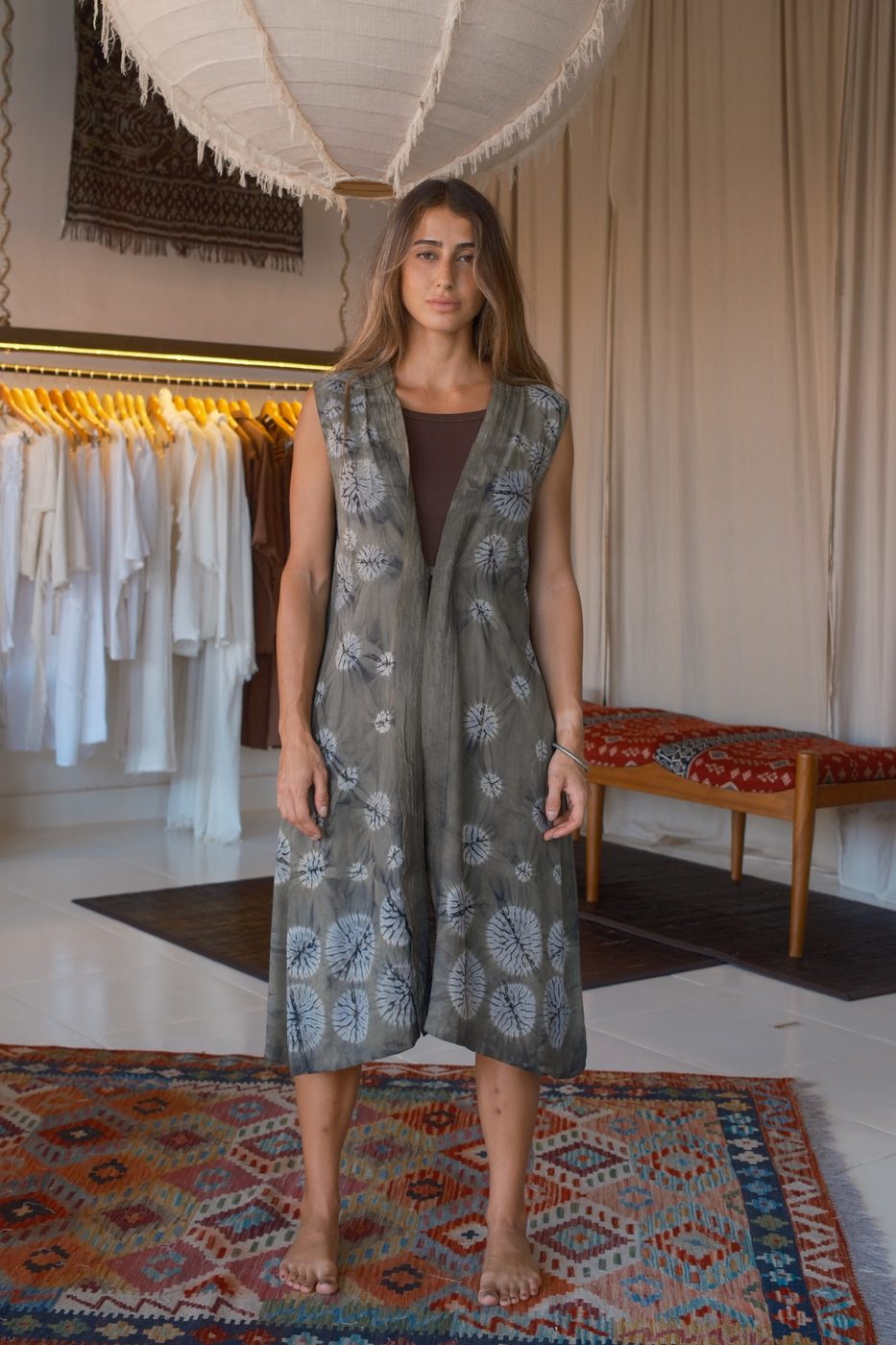 Long open vest, olive tie-dye